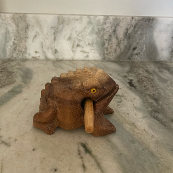 Handmade Wood Croaking Frog - Picture 3 of 6